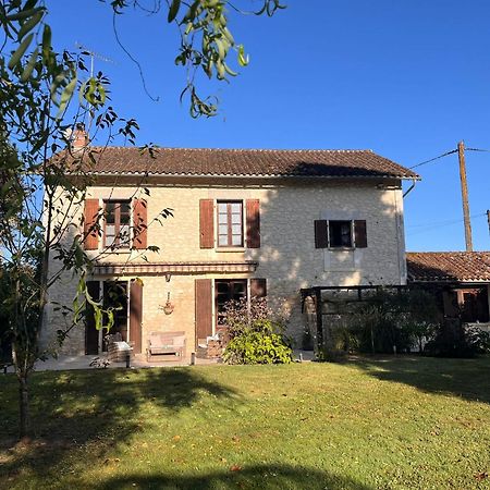 Les Bruyeres B&B Montbron Ngoại thất bức ảnh