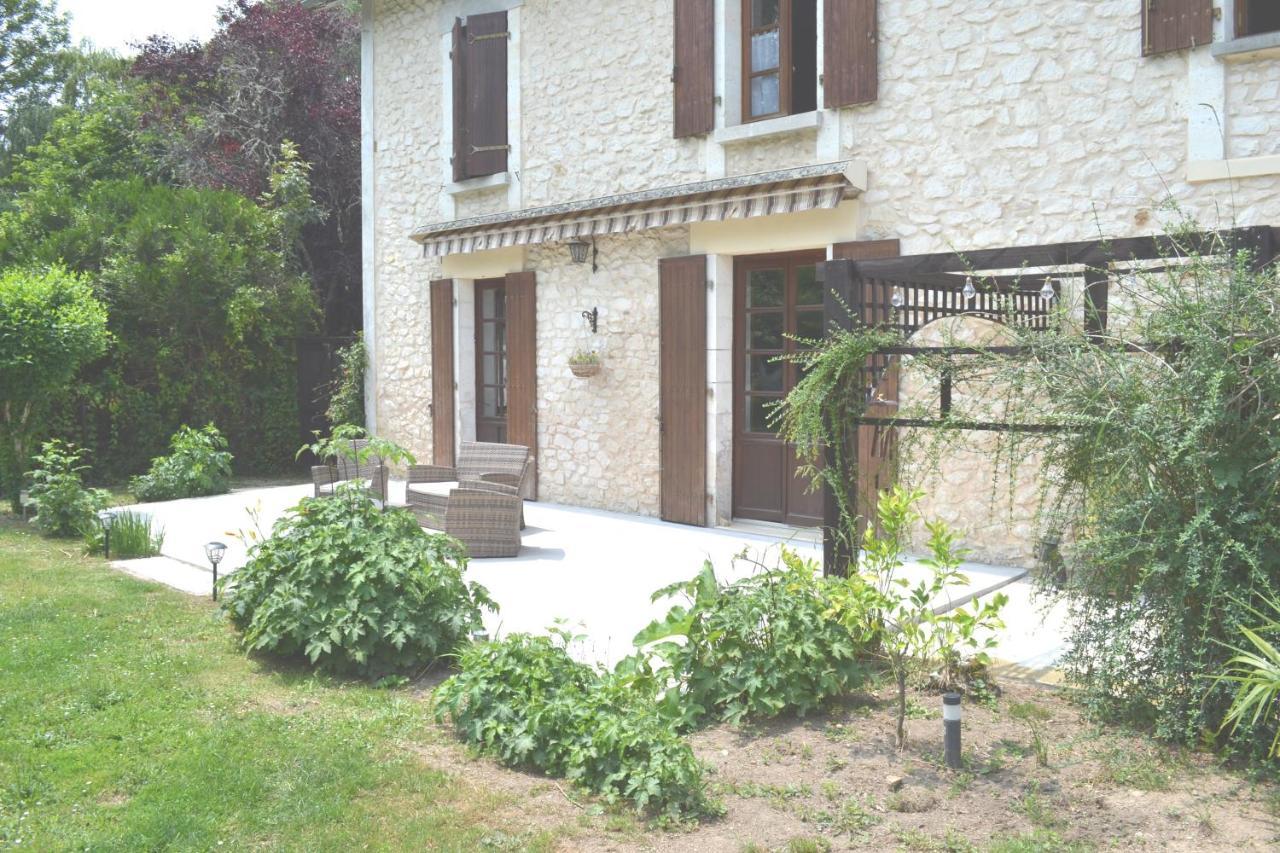 Les Bruyeres B&B Montbron Ngoại thất bức ảnh